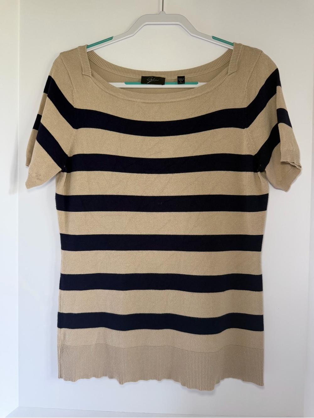 Striped Short-Sleeve Sweater Top - Beige & Navy